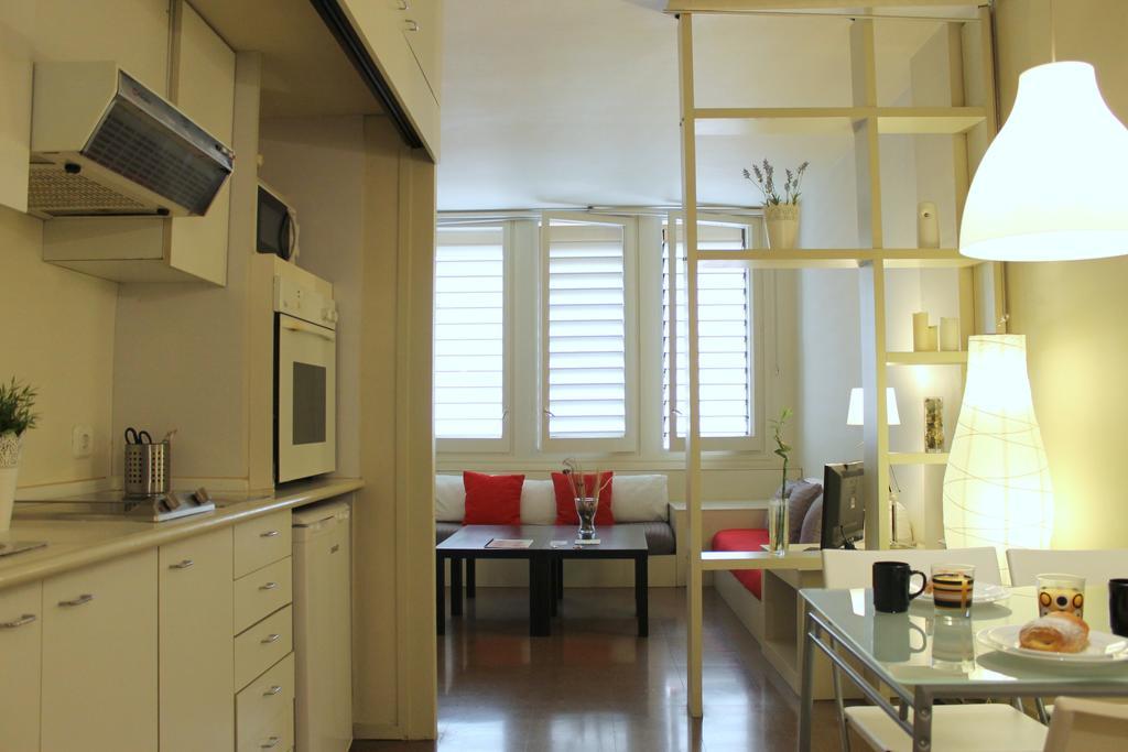 Sweet Bcn Apartments Βαρκελώνη Δωμάτιο φωτογραφία